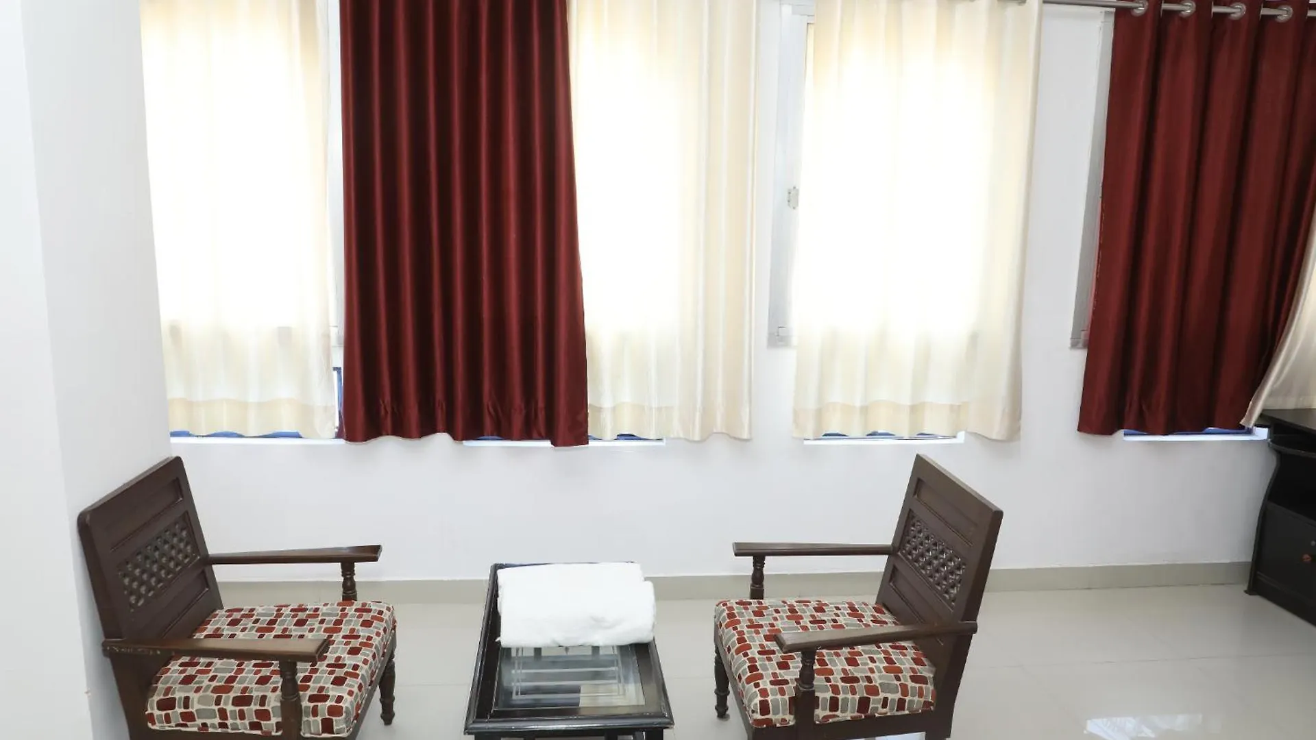 The Mama Hotel - Rooms And Dormitory Udaipur Hostel