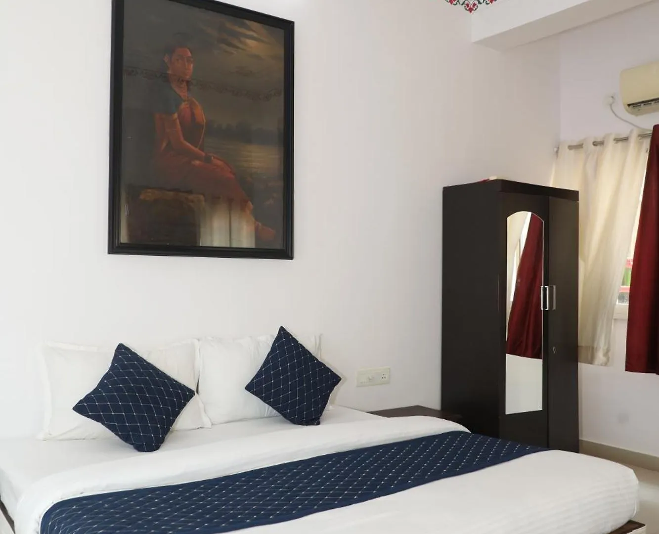 Hostel The Mama Hotel - Rooms And Dormitory Udaipur India